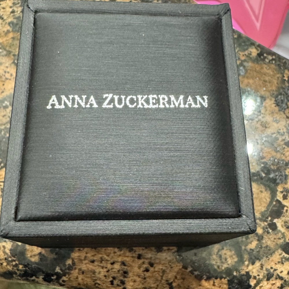Anna Zuckerman Stunning Silver Women's Diamond Eternity Ring Sz 7 SOLD OUT! - Picture 2 of 4